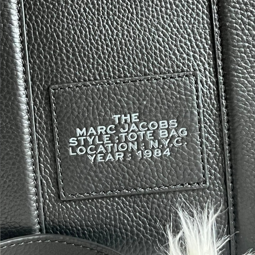 H009L01SP21 - Marc Jacobs The Leather Mini Tote Bag - Picture 8 of 16